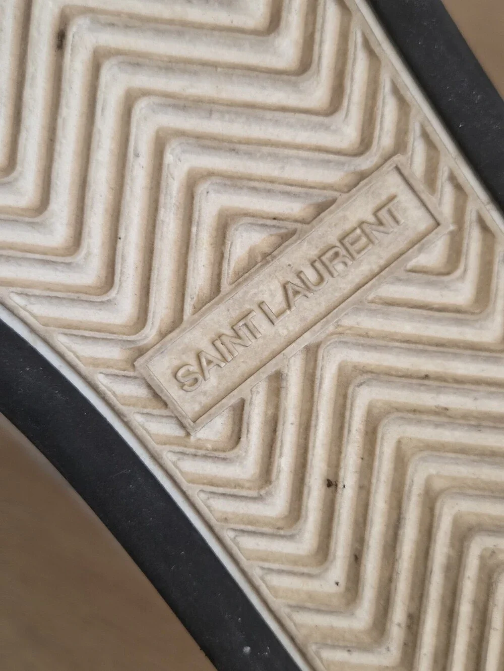 Saint Laurent Unisex Sl61 Low Top Sneaker 42.5 (M 9) Designer Streetwear Casual